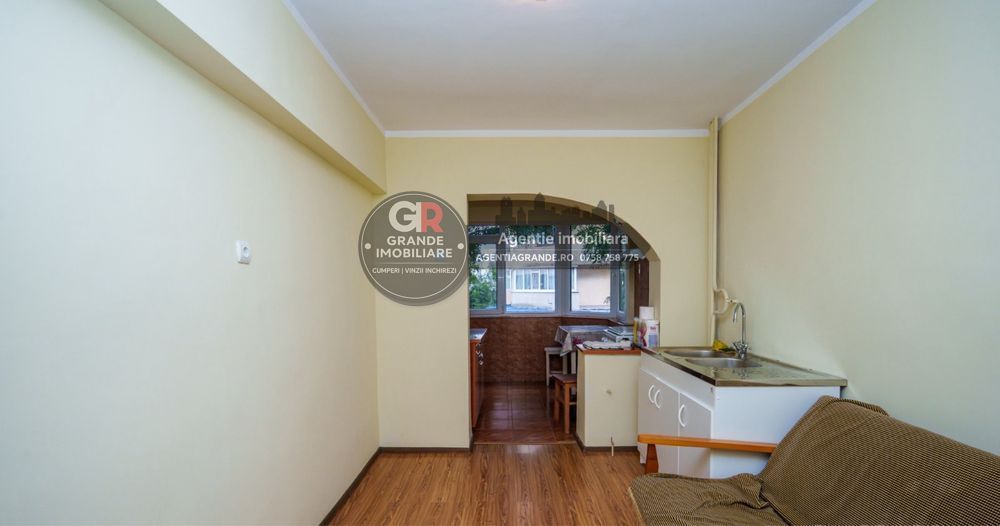 Str Victoriei - Apartament 2 cam decomandat Central - Poză 4