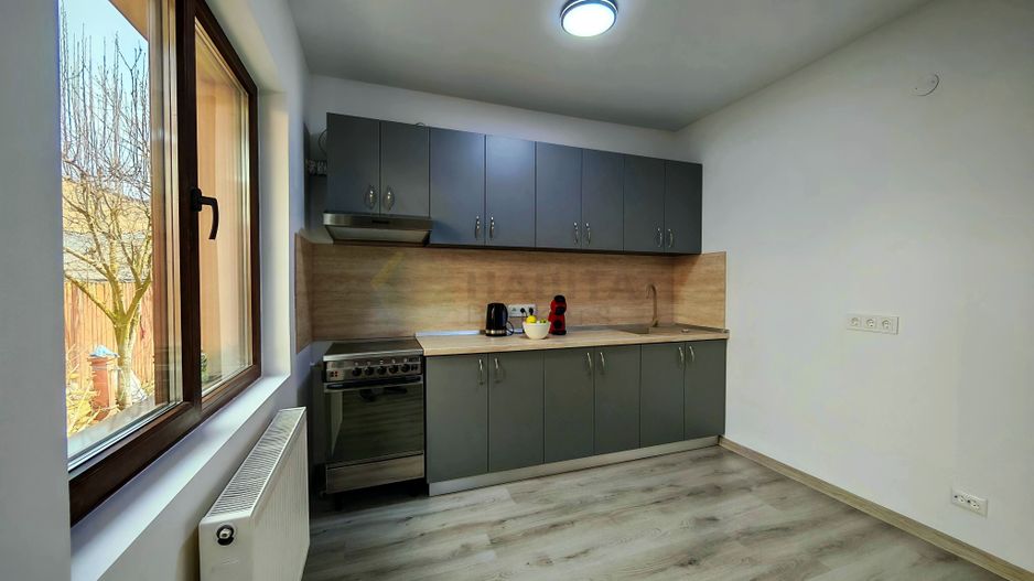 Vilă Individuală cu o curte generoasa zona Aparatorii Patriei - Poză 32