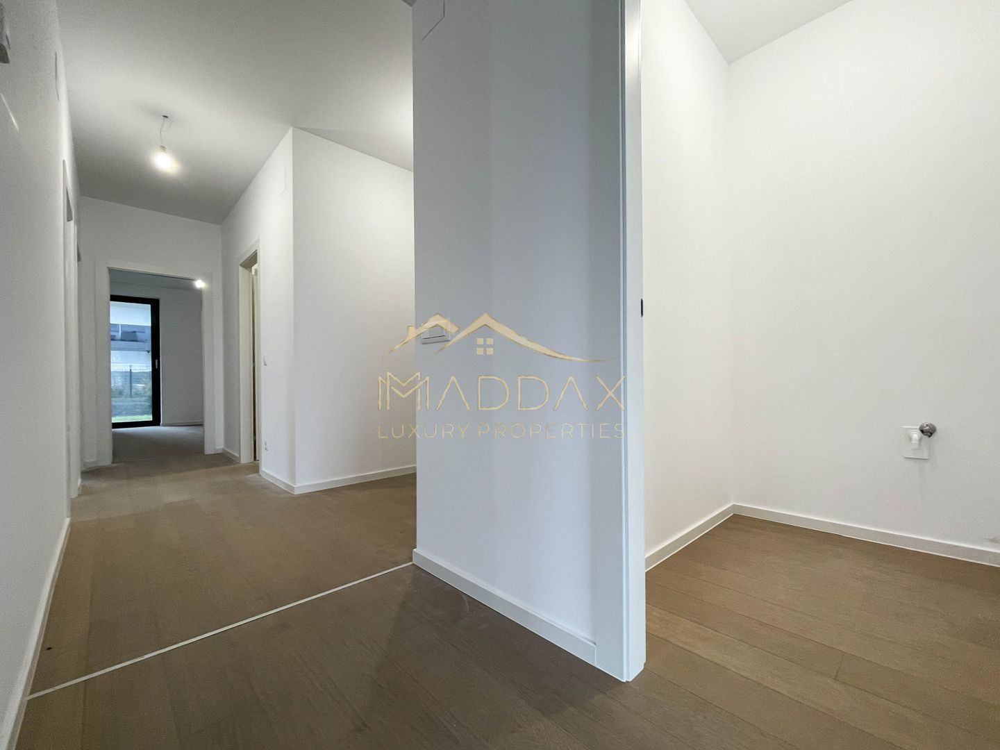 4 rooms apartment***181sqm***// 84sqm garden // Baneasa - Poză 8
