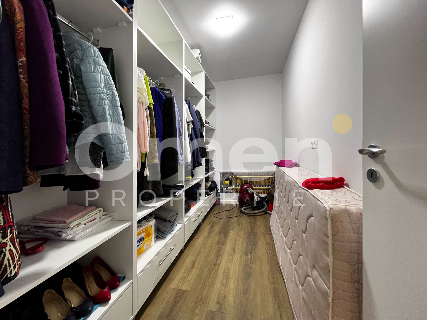 Casa de vânzare | 131 mp | 14 ari teren | 1.280 de euro / mp | Lapusel. - Poză 5