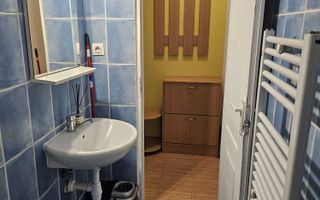 Garsoniera spatioasa la etaj intermediar, bloc cu Lift, Zona Broscarie - Poză 5