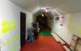 Spatiu comercial 80 mp-ideal spatiu de joaca,sala de curs-Central - Poză 4