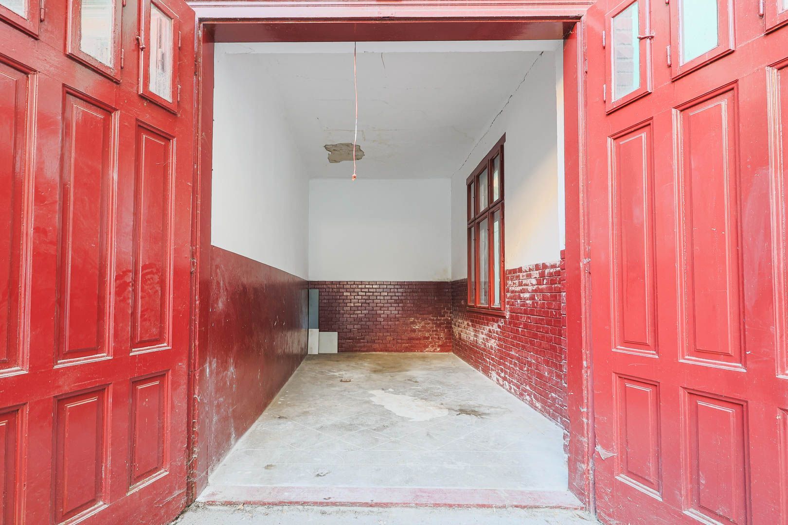 VANDUT.  Descoperă eleganța istorică în inima Aradului! - Poză 9