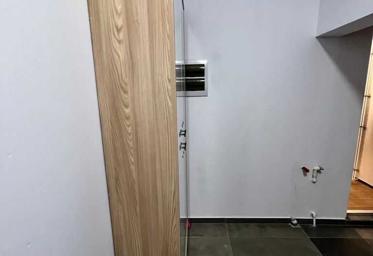 Locuinta moderna spatioasa cu garaj - Poză 13