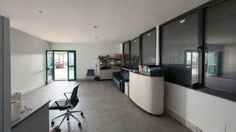 | HALĂ SPAȚIOASĂ | DE ÎNCHIRIAT | FRĂTĂUȚII | JUDEȚUL SUCEAVA | - Poză 2