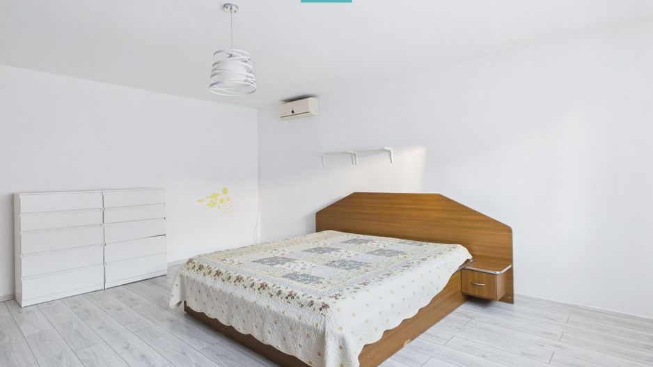 Casă spațioasă cu 4 camere în Vladimirescu - Poză 3