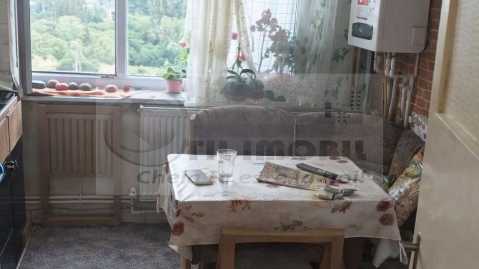 Gara - Ap. 3 camere decomandat - 70 mp - 125.000 euro !! - Poză 3