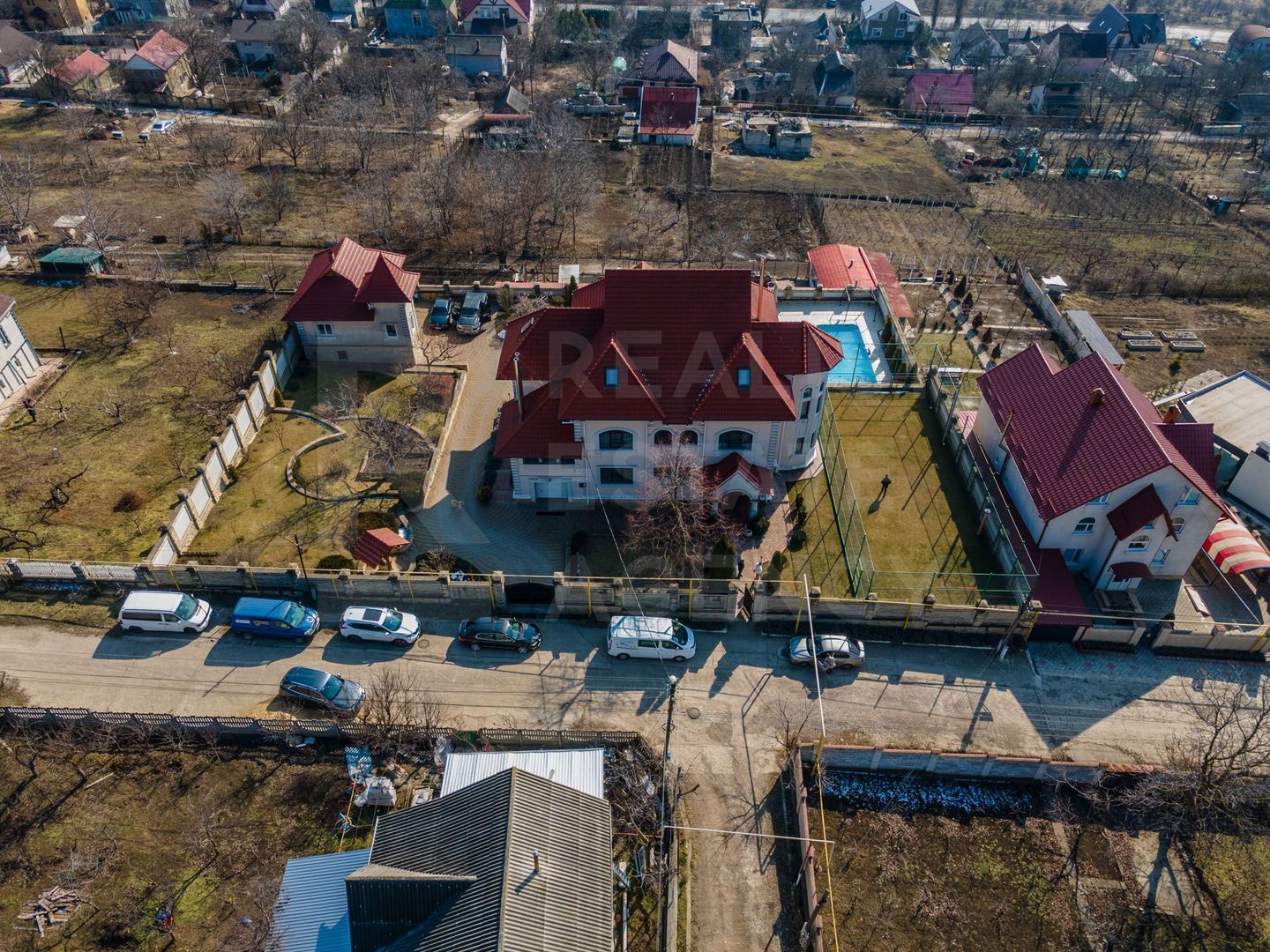 Vânzare casă de lux, 700 mp + 22 ari, situată în Tohatin - Poză 74