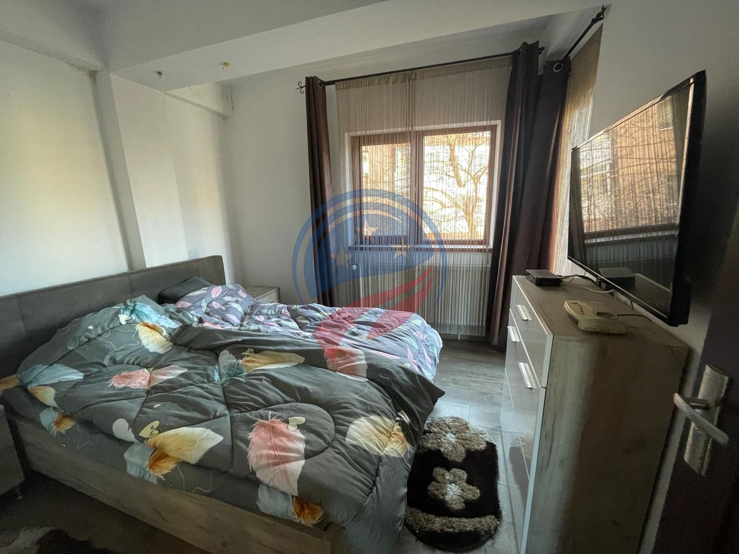 Casa moderna alcatuita din trei apartamente, zona Rovine - Poză 4