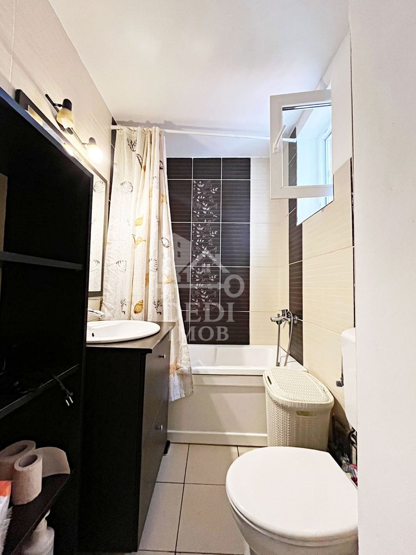 Apartament cu 3 camere de inchiriat Blv. Decebal, Oradea - Poză 11