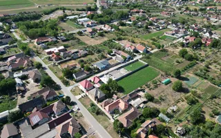 Casă cu teren de 2171 mp, zona centrală Șimand - Poză 11