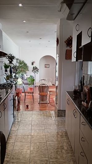 Casa 4 camere, zona Semicentrala - Poză 3