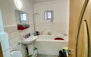 Apartament 2 Camere Decomandat Nicolina 53 Mp Bloc 1988 - Poză 9