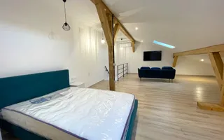 Apartament cu 3 camere, balcon si scara interioara - Poză 14