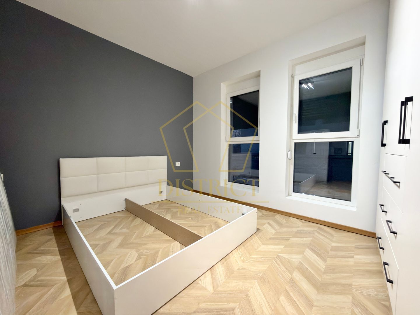 Apartament cu 2 camere mobilat si utilat cu gradina de 30mp in Braytim la asfalt - Poză 6