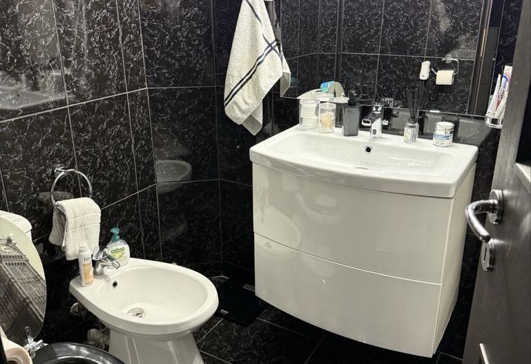 URGENT!, proprietate in vila, GARAJ, FARA RISC SEISMIC, NEGOCIABIL - Poză 7