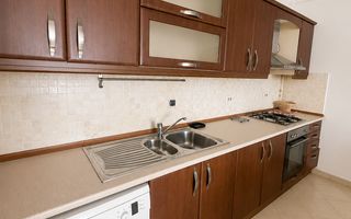 Apartament 3 camere Otopeni central - Poză 4