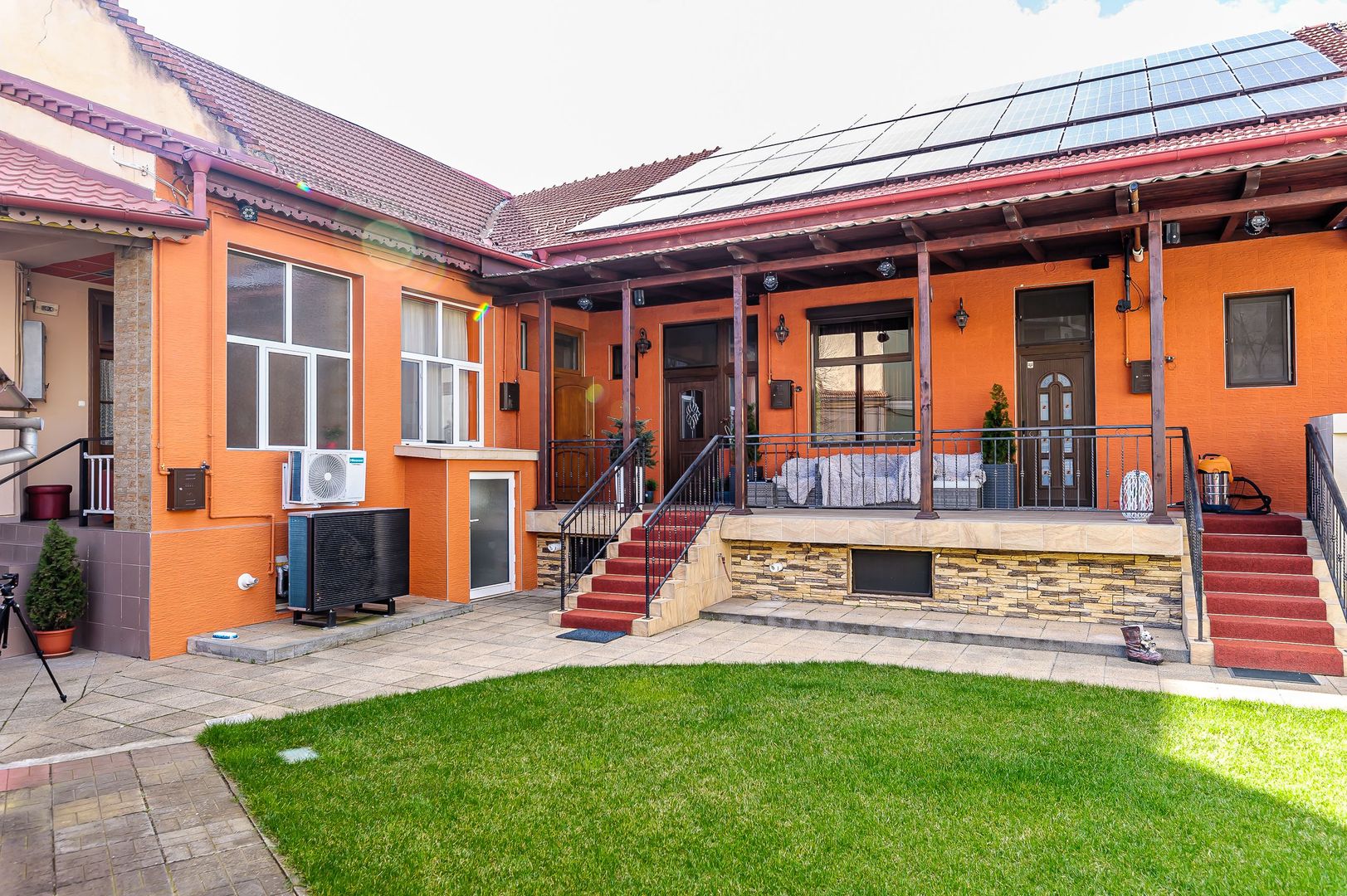 De închiriat apartament cu 2 camere central - Poză 4