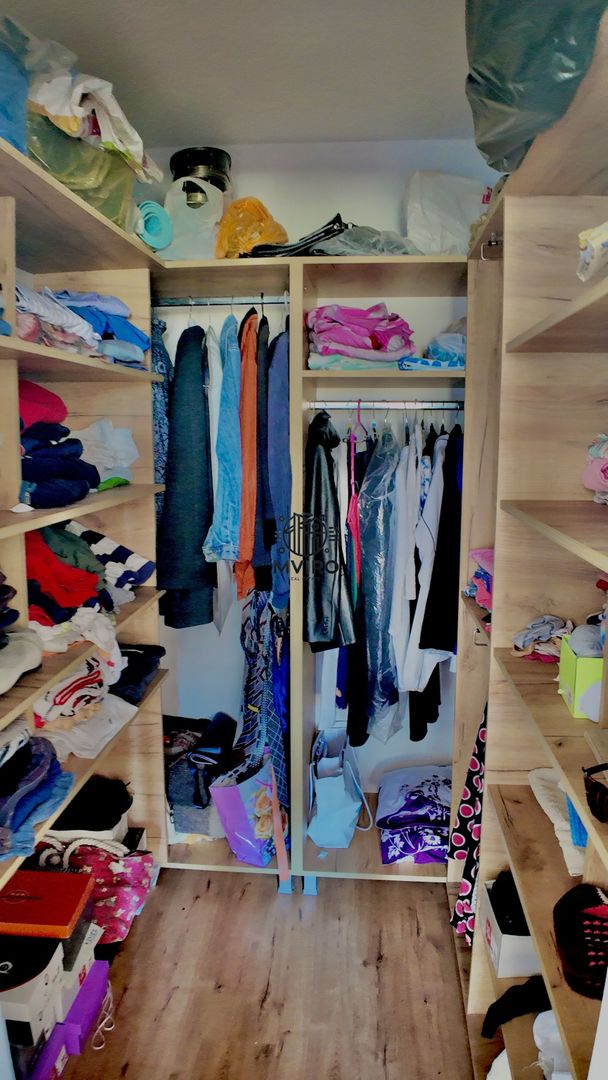 Casa de vanzare in Targoviste - 5 camere, 2 garaje, teren generos - Poză 19