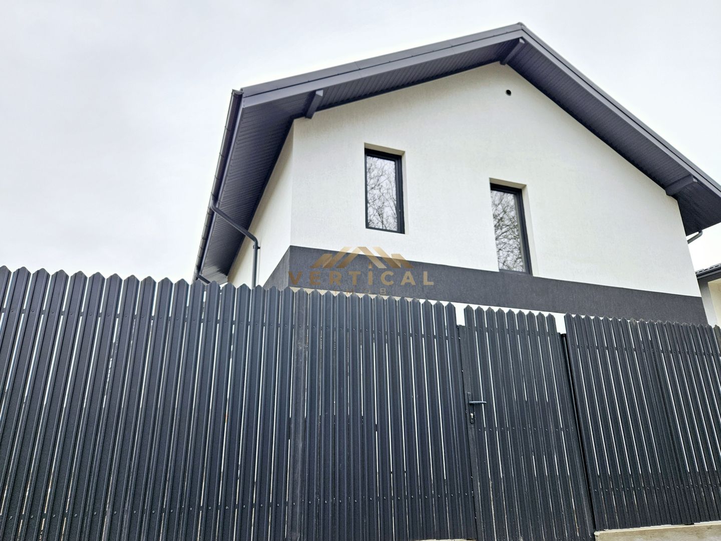 De vanzare vila 4 camere - centrul comunei Berceni - Poză 2