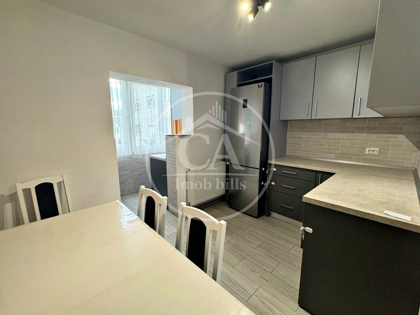 Apartament de închiriat cu 3 camere în zona Rogerius, Oradea - Poză 2