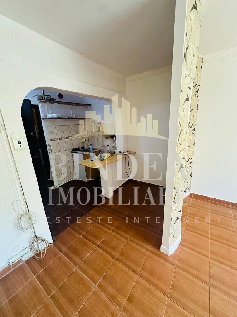 Garsoniera parter zona Blascovici, bloc izolat - Poză 3