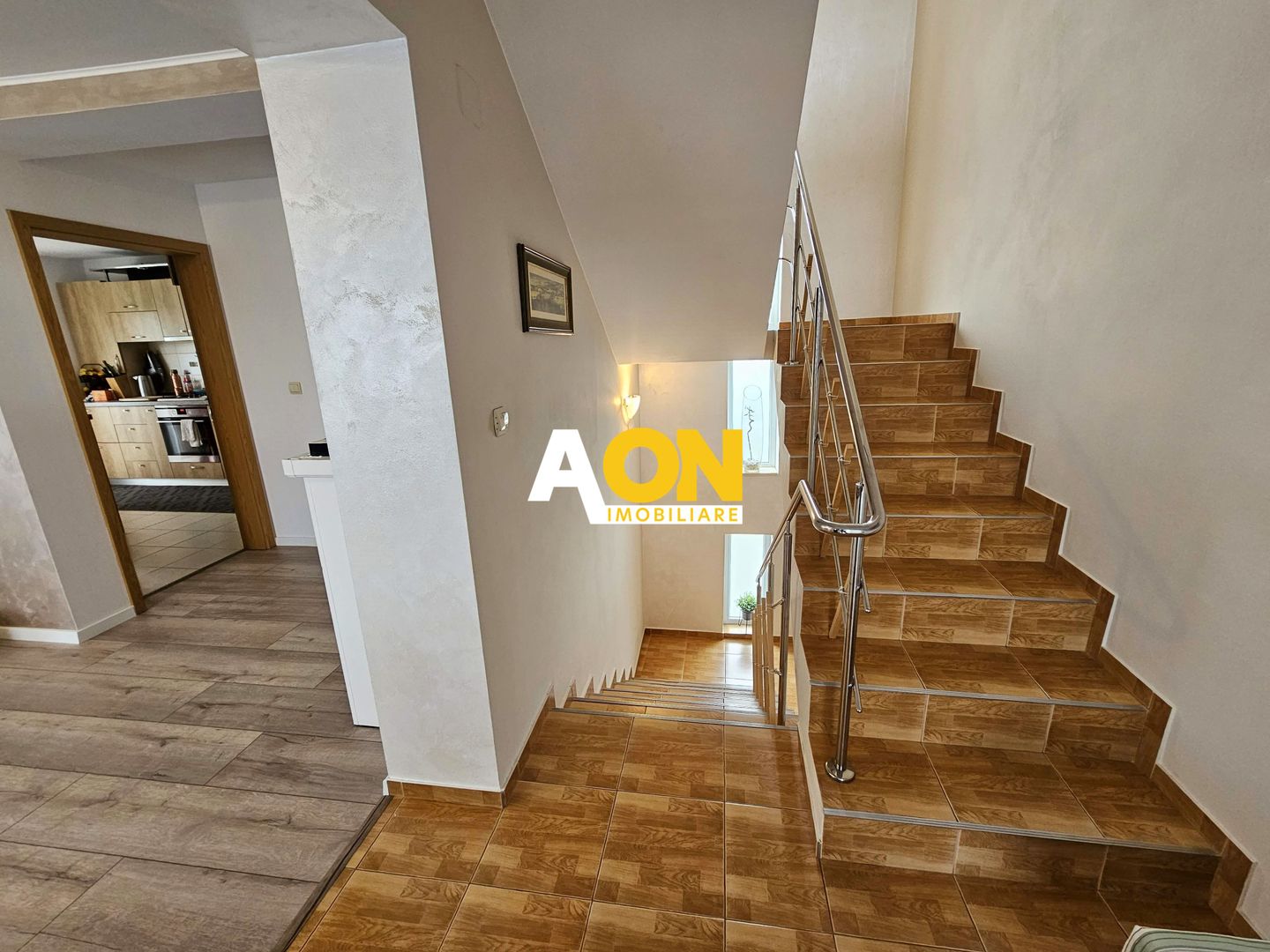 Apartament 3 camere, 120 mp utili, la vila, cu garaj si parcare - Poză 8