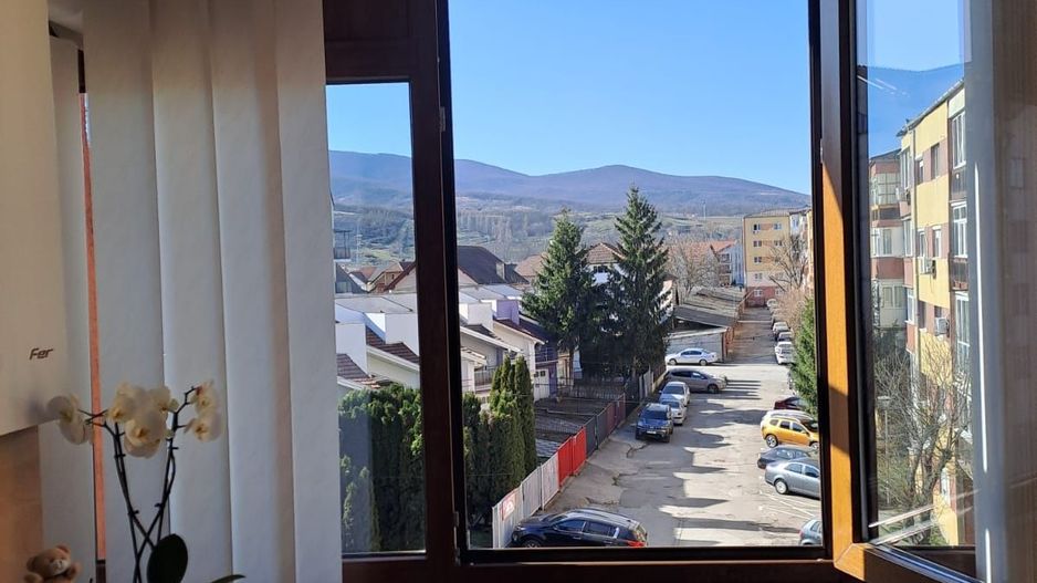 Vand apartament cu 2 camere - Poză 3