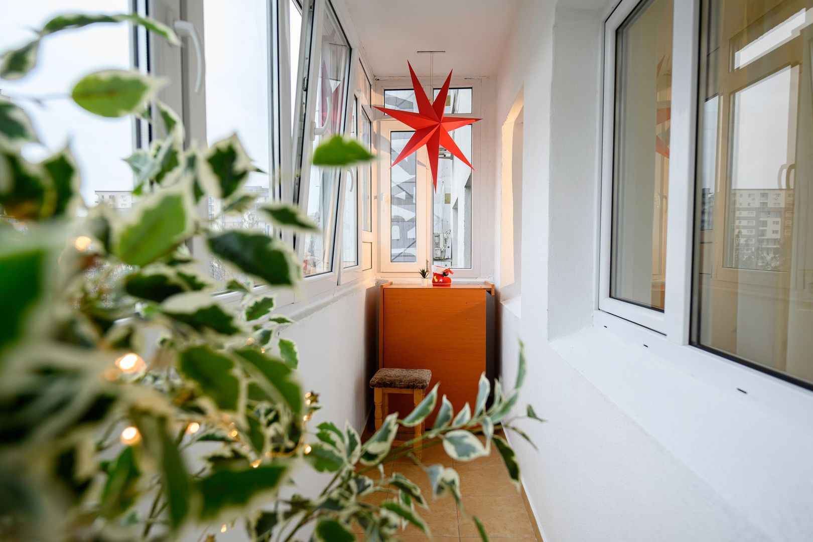 Inchiriez Garsonieră modernă, costuri mici, AC, balcon, 7 min metrou - Poză 3