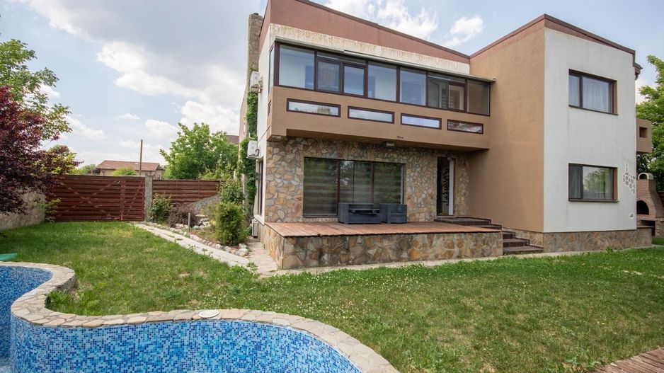 Casă elegantă cu piscină și curte generoasă – Otopeni Ferme - Poză 3