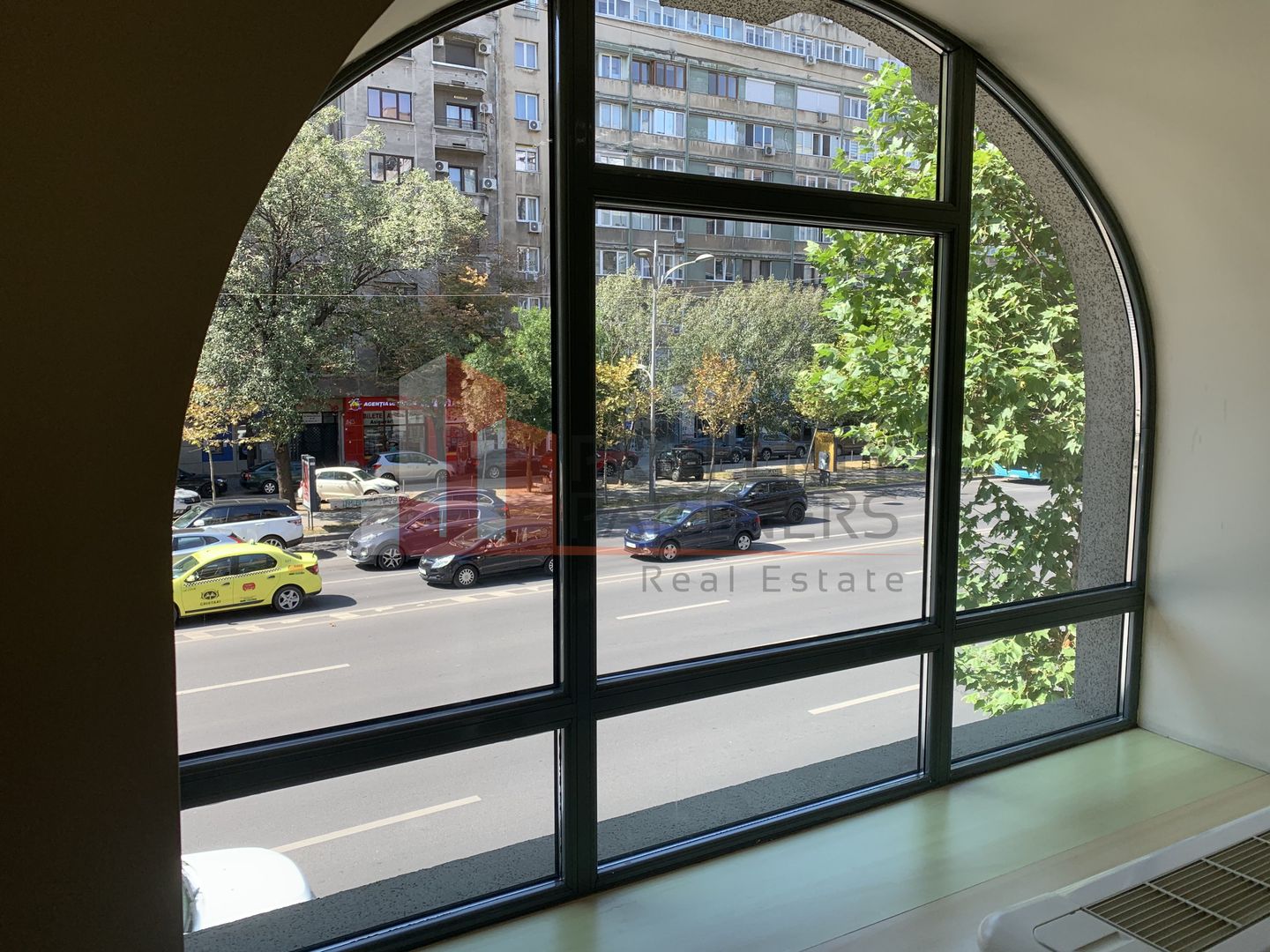 Spatiu comercial / show-room, magazin central - Universitate. - Poză 5
