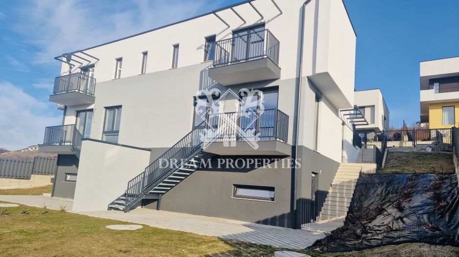 Duplex de vânzare în Dezmir, priveliște superbă! - Poză 2