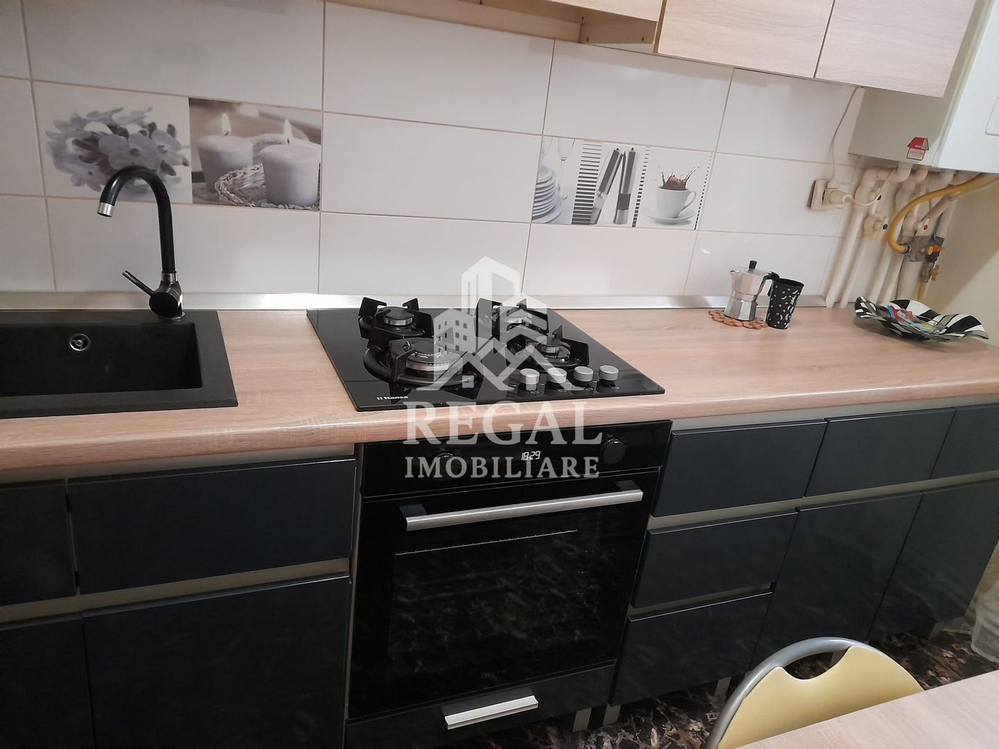 Apartament 3 camere in zona Micro 7( la intersectie cu str. Pinilor) - Poză 4