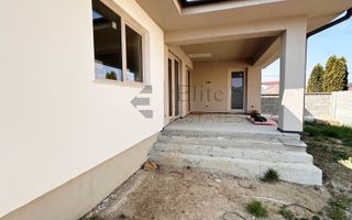 Casă de vânzare cu 4 camere în Sânmartin, Bihor - Poză 6