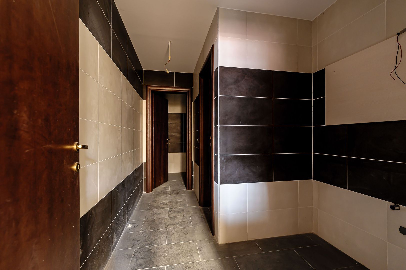 Clădire comercială în zona Grădiște. - Poză 3