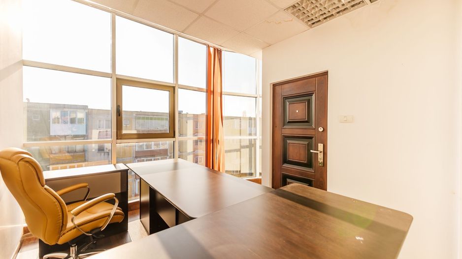 Cladire de birouri de inchiriat – 1032 mp - Poză 12