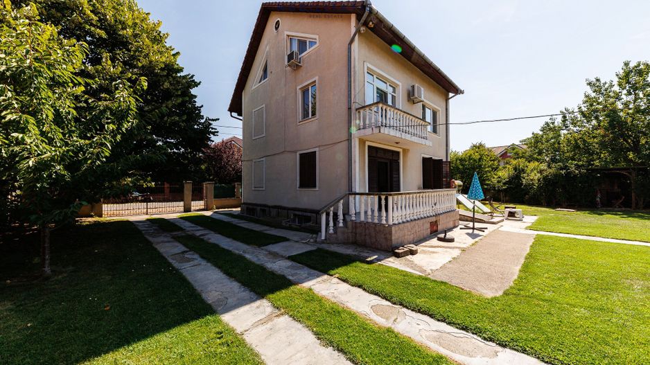 Vânzare casă individuală cu potențial extraordinar în Dumbrăvița - Poză 5