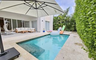 Vilă modernă de lux cu piscină privată - Poză 1