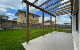 Casă / Vilă cu 4 camere de închiriat - Dezmir - Poză 2