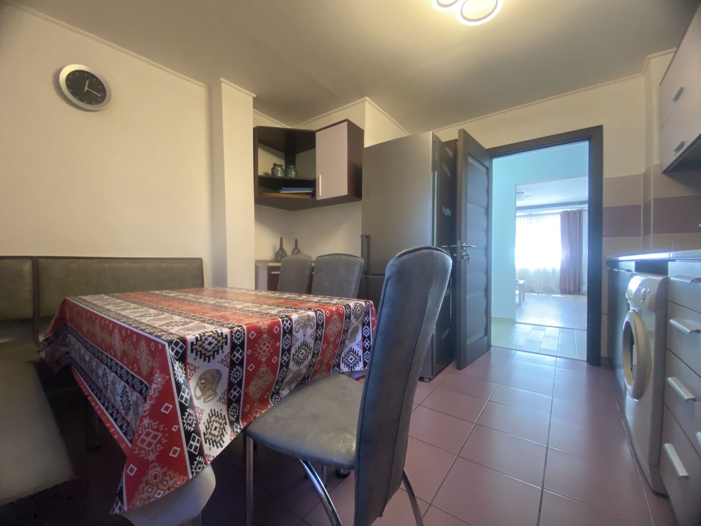 Etajul 1! VAnzare apartament cu 3 camere in Targoviste - micro 11 - Poză 8