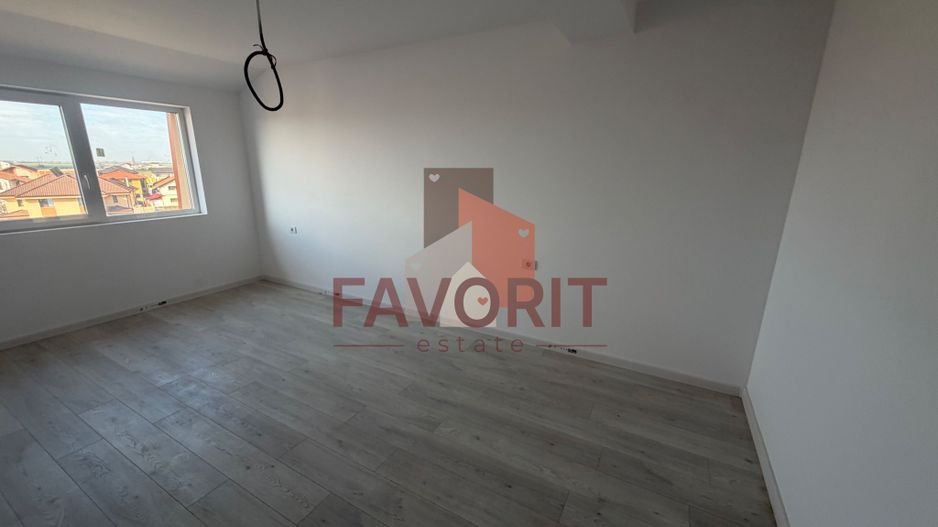 Decomandat. Disponibil imediat. Strada asfaltata - Poză 9