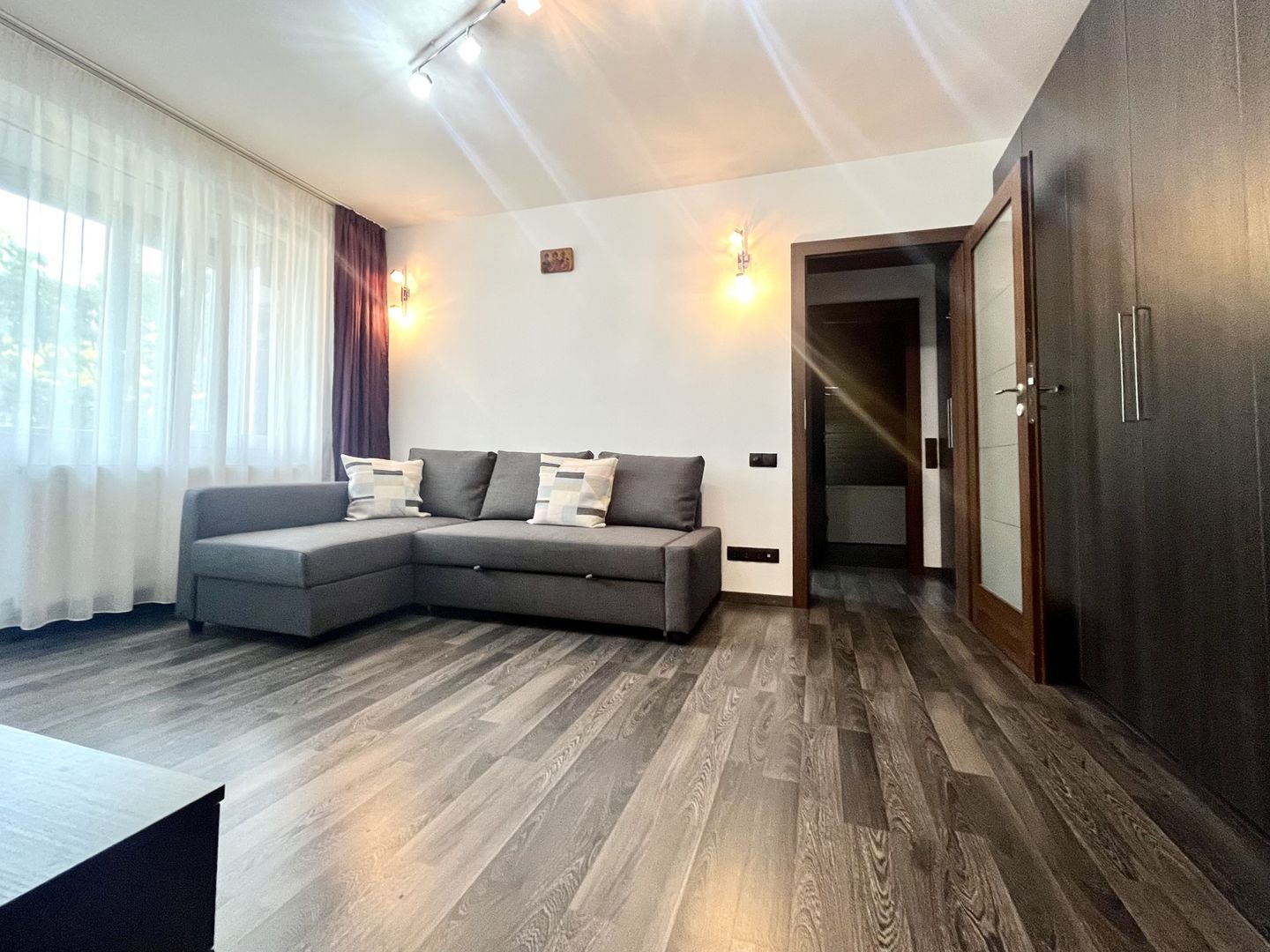 Apartament 3 camere, modern, la prima închiriere, în zona Centrala - Poză 1