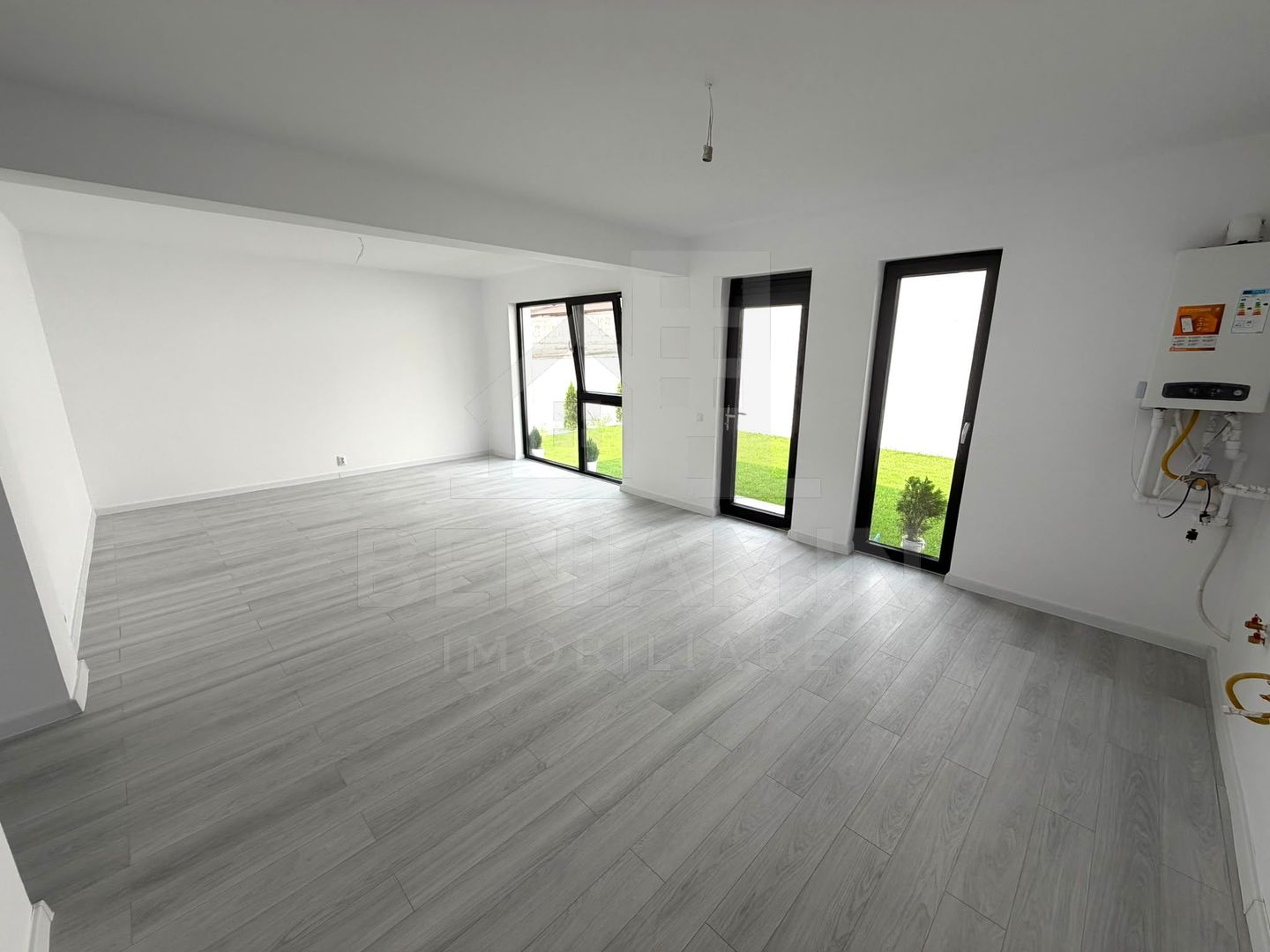 Casa moderna - 4 dormitoare - 2026 - toate utilitatile - Ford - Poză 4