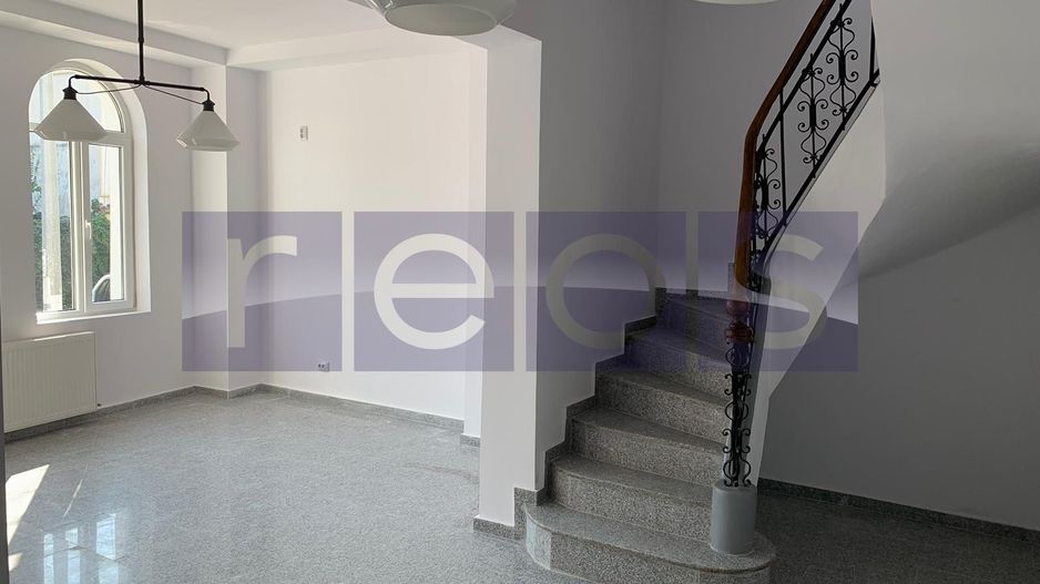 VANZARE - VILA 9 CAMERE  - Vasile Lascar, Mihai Eminescu, Bd. Dacia - Poză 1