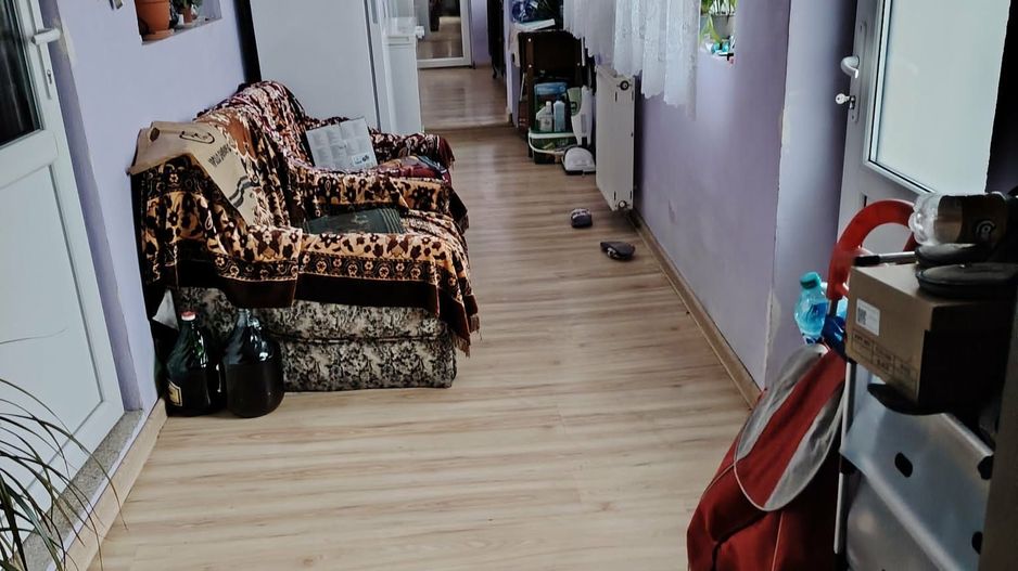 Casă cu 4 camere și teren generos de 2.370 mp – Deta, Strada 1 Mai - Poză 6