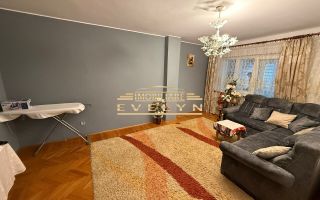 De vânzare apartament 3 camere – zona Pietonalul Transilvaniei (Piata Mare) - Poză 1