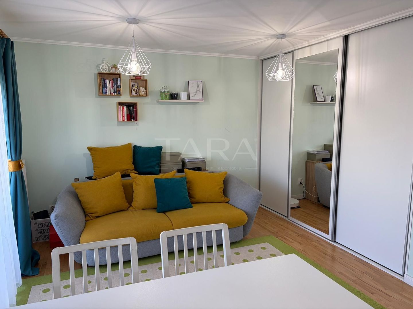 Apartament modern cu 2 camere — Florești, etaj intermediar. - Poză 1