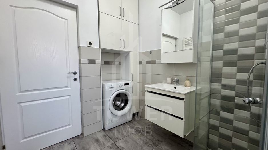 De inchiriat Apartament modern 3 camere cu curte privată şi parcare - Poză 3