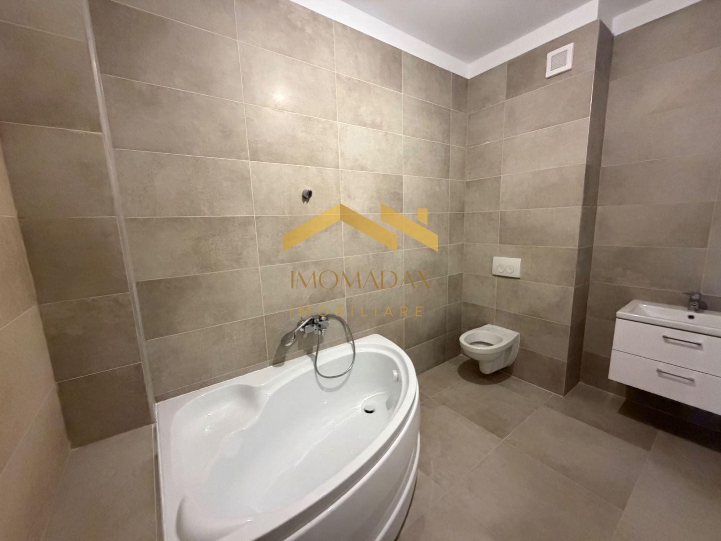 Aradului-3 Camere-2 Balcoane - Poză 11