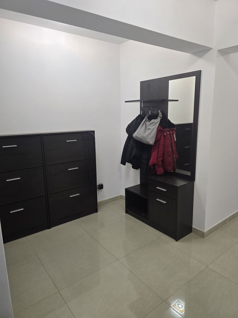Acasă, în inima orașului – 3 camere renovate, liniște, comfort total - Poză 2